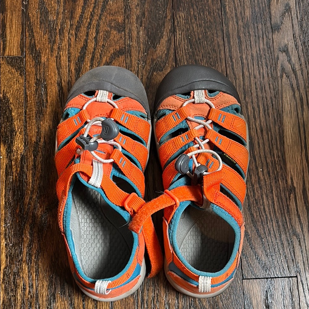 Keens kids sandals